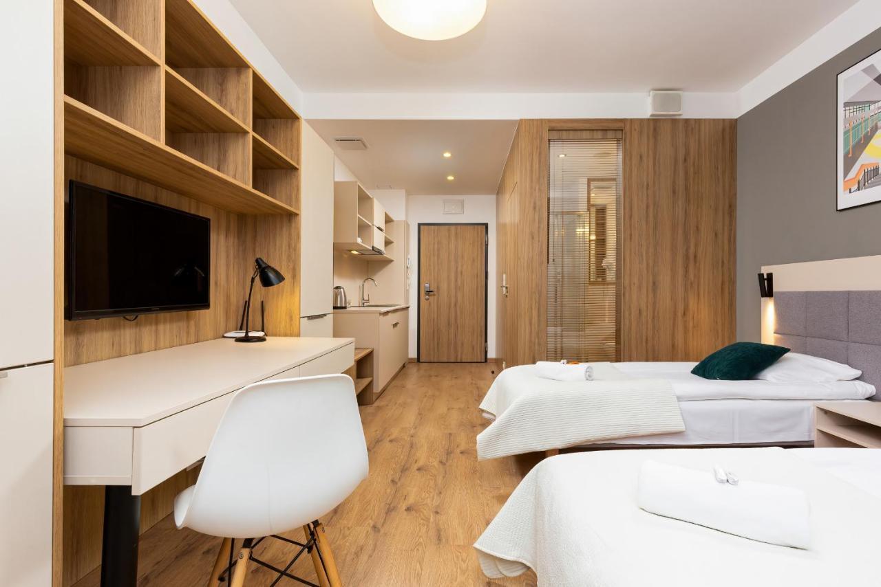 Wolska Residence Apartments With Parking By Noclegi Renters Warszawa Exteriör bild