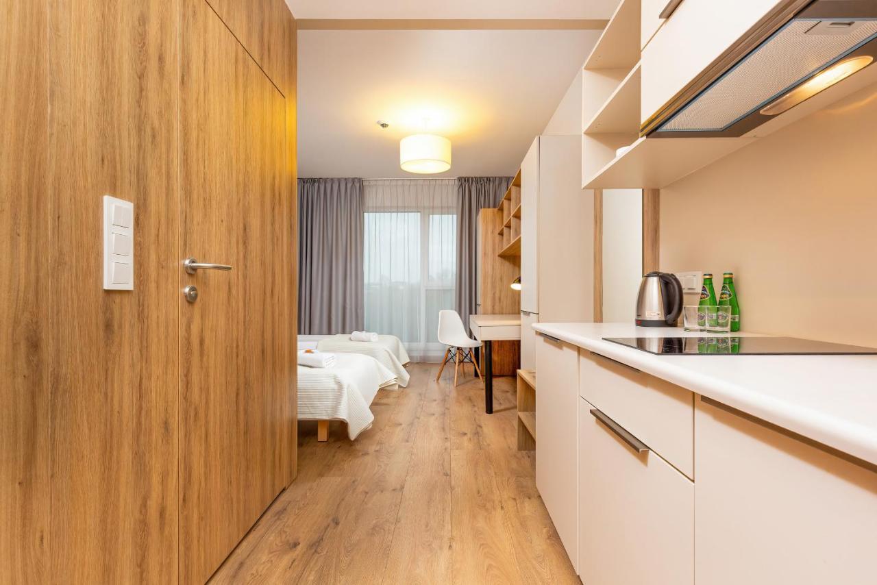 Wolska Residence Apartments With Parking By Noclegi Renters Warszawa Exteriör bild